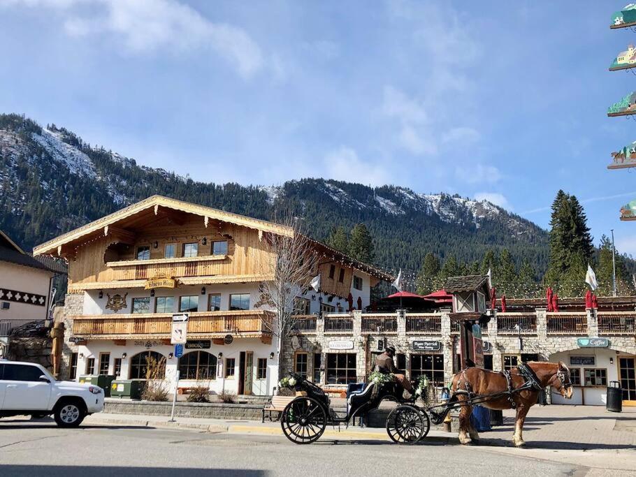דירות Walk To Downtown Leavenworth * Sleeps 6 + Pets * Ground Level Gem! מראה חיצוני תמונה