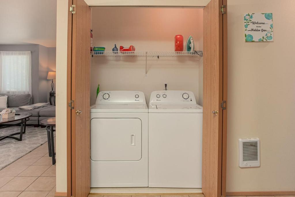 דירות Walk To Downtown Leavenworth * Sleeps 6 + Pets * Ground Level Gem! מראה חיצוני תמונה