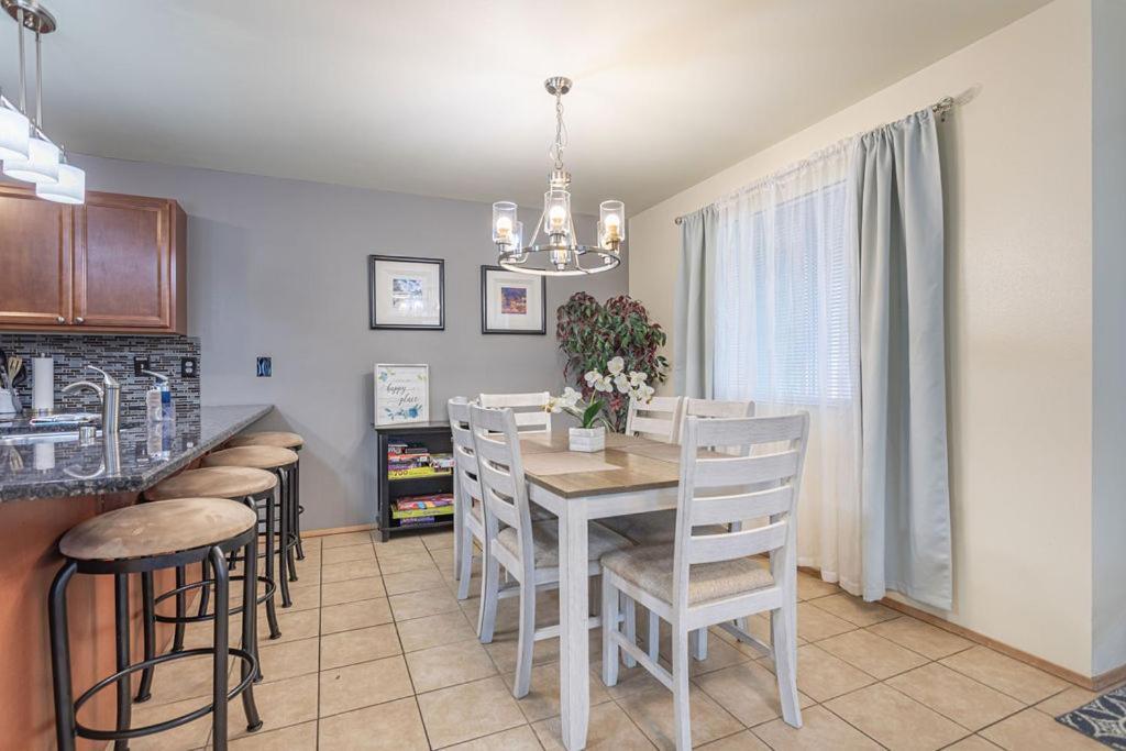 דירות Walk To Downtown Leavenworth * Sleeps 6 + Pets * Ground Level Gem! מראה חיצוני תמונה