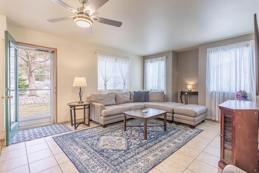 דירות Walk To Downtown Leavenworth * Sleeps 6 + Pets * Ground Level Gem! מראה חיצוני תמונה