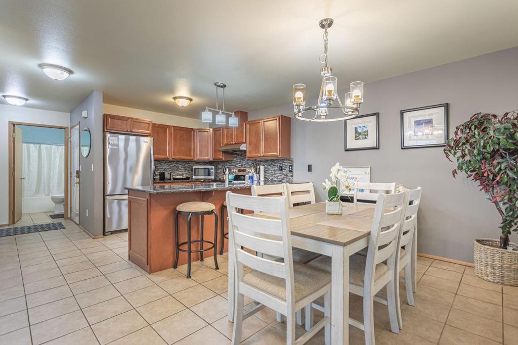 דירות Walk To Downtown Leavenworth * Sleeps 6 + Pets * Ground Level Gem! מראה חיצוני תמונה